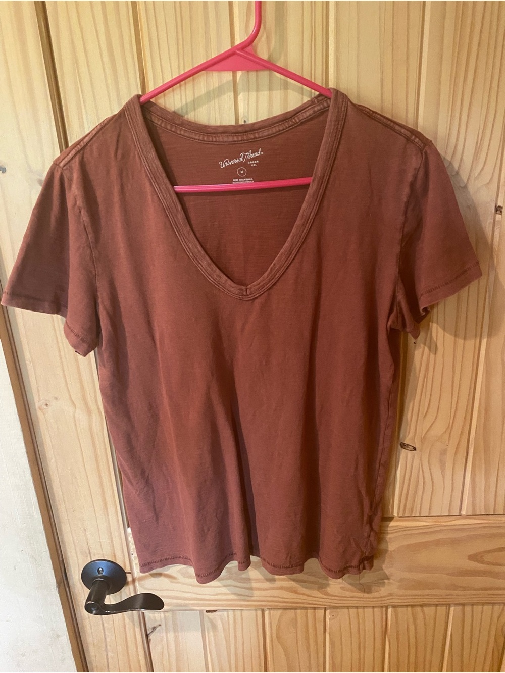 Universal Thread Women's V-Neck Short Sleeve Tee — Rust Brown